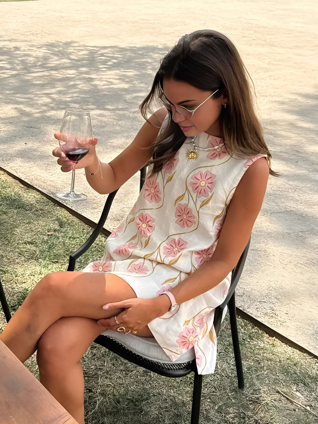 Abito Estivo con Stampa Floreale e Design Semplice