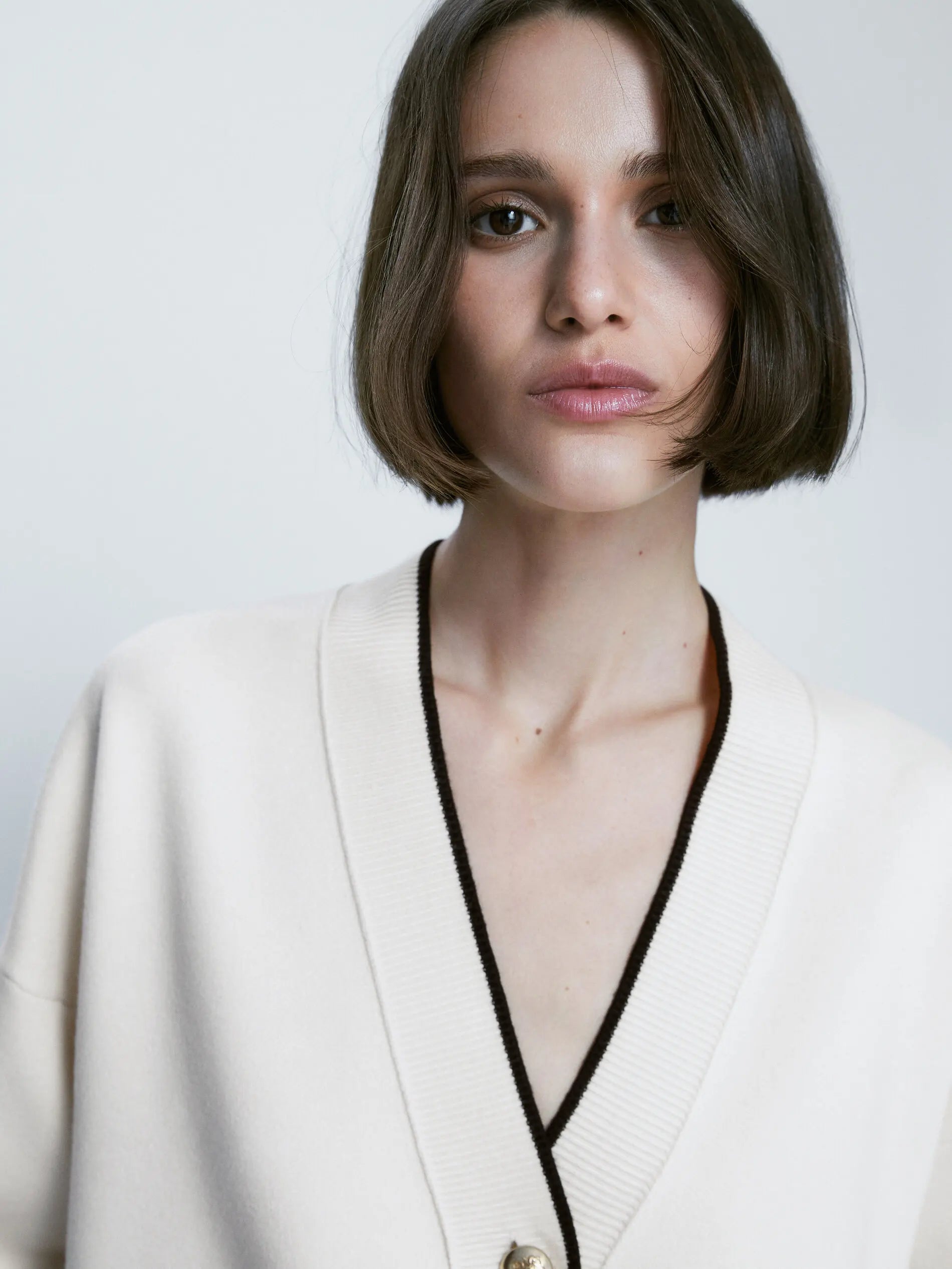 Tony Cardigan Chic con Bordi a Contrasto