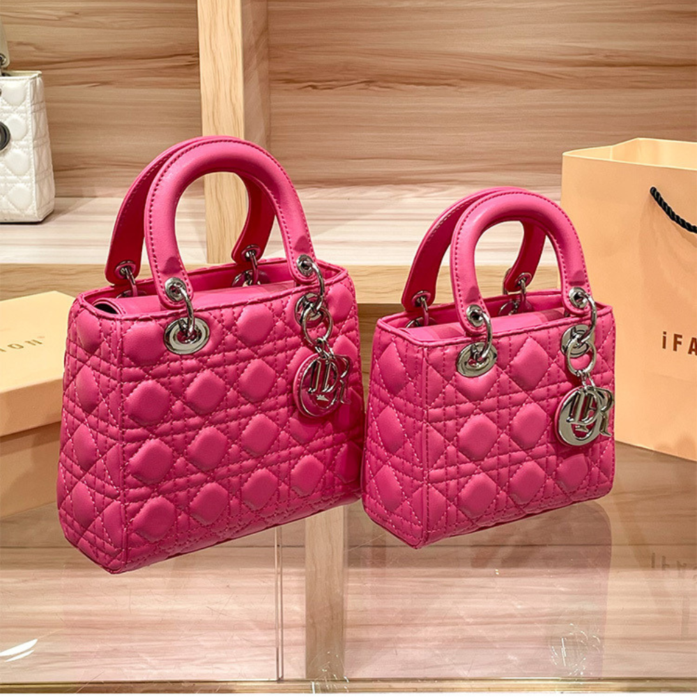 Borsa Trapuntata Chic con Dettaglio Charm