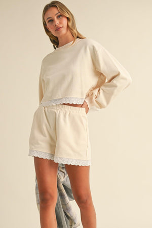 Completo Relax: Top Corto e Shorts a Vita Alta