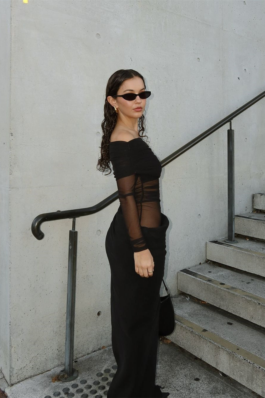 Abito Scultoreo con Dettagli Audaci