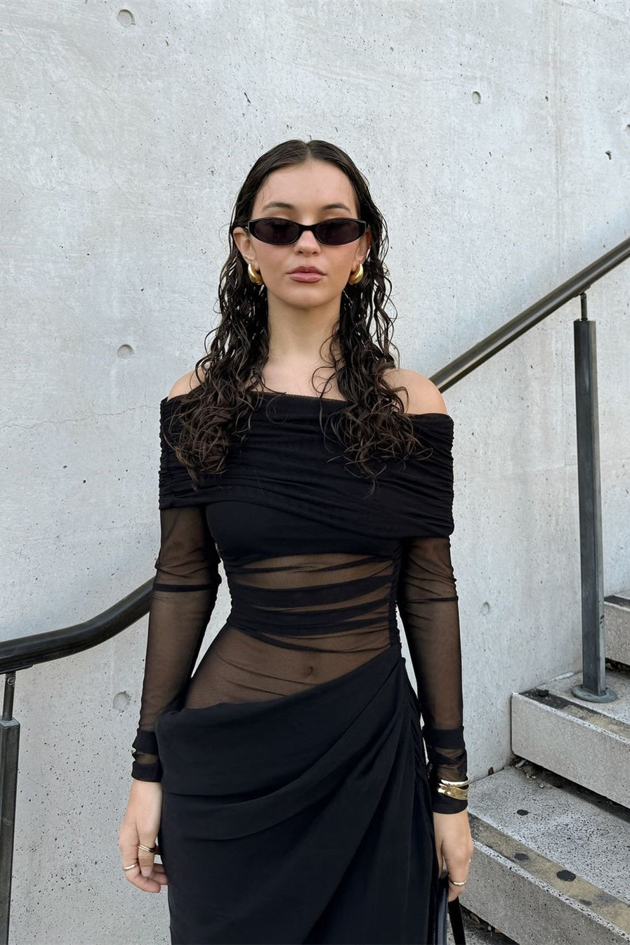 Abito Scultoreo con Dettagli Audaci