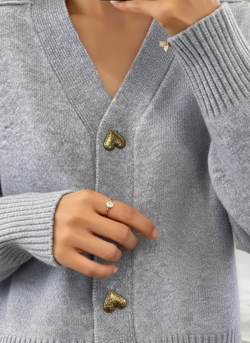 Cardigan Chic con Bottoni Cuore Oro