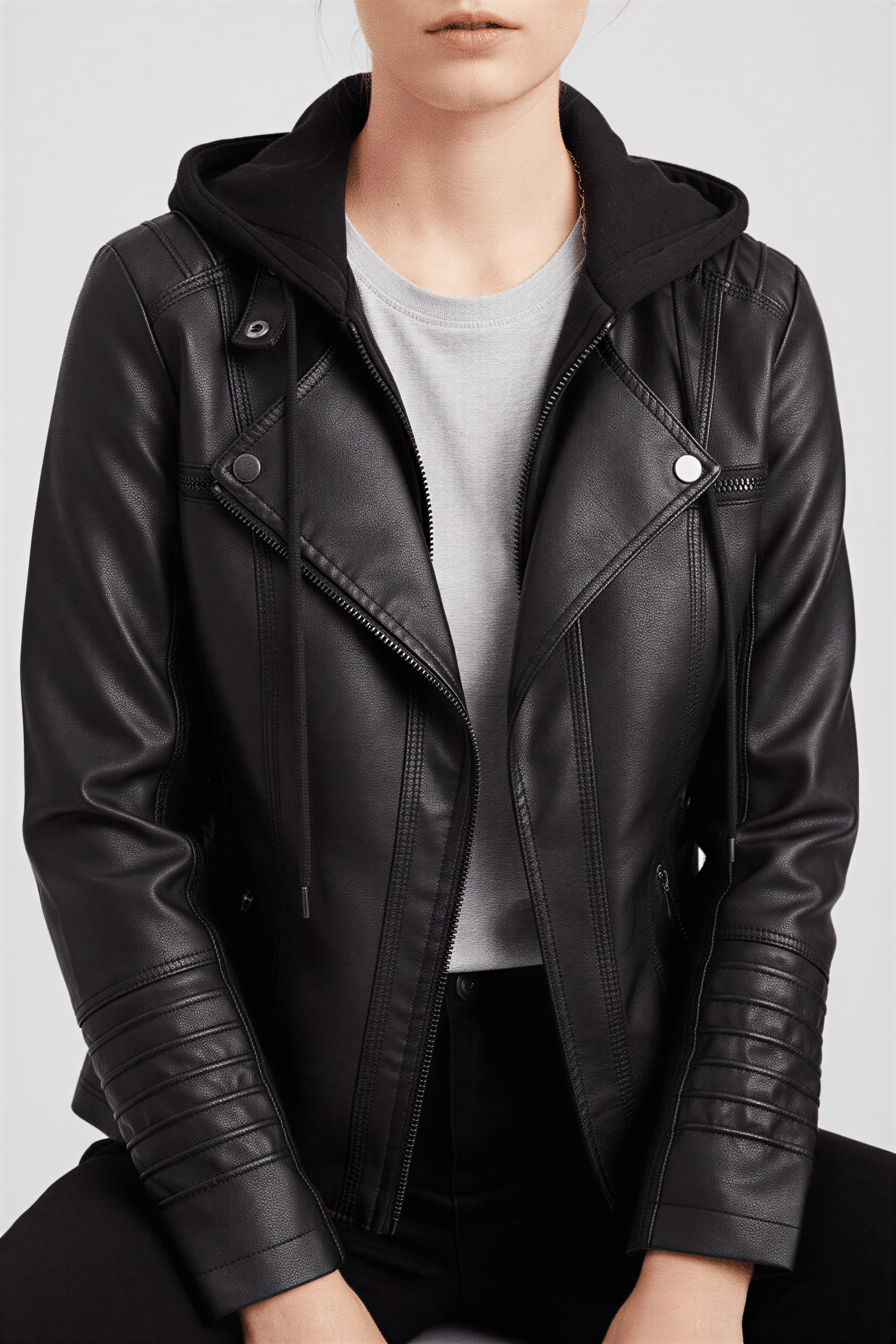 Giacca con Cappuccio Laura | Ecopelle Aderente | Casual