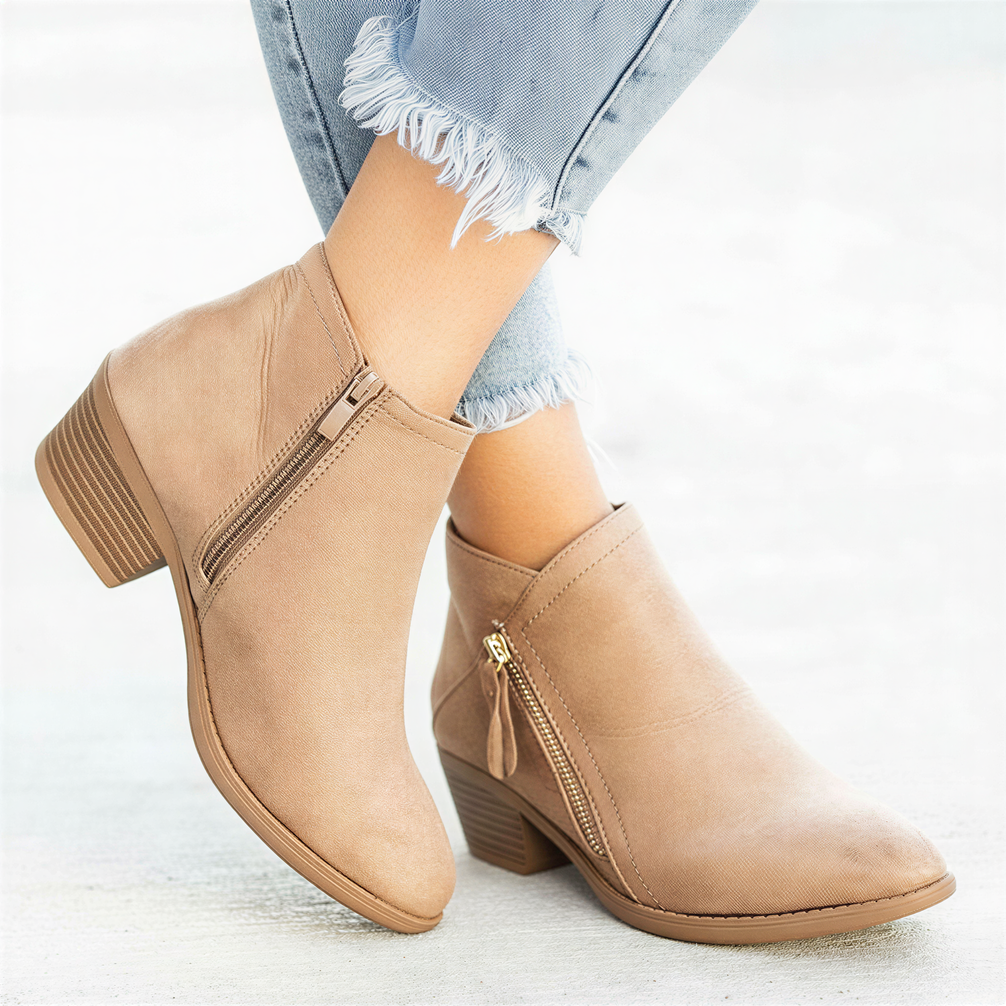 Stivaletti Katharina | Ecopelle Scamosciata con Tacco Legno | Casual Chic