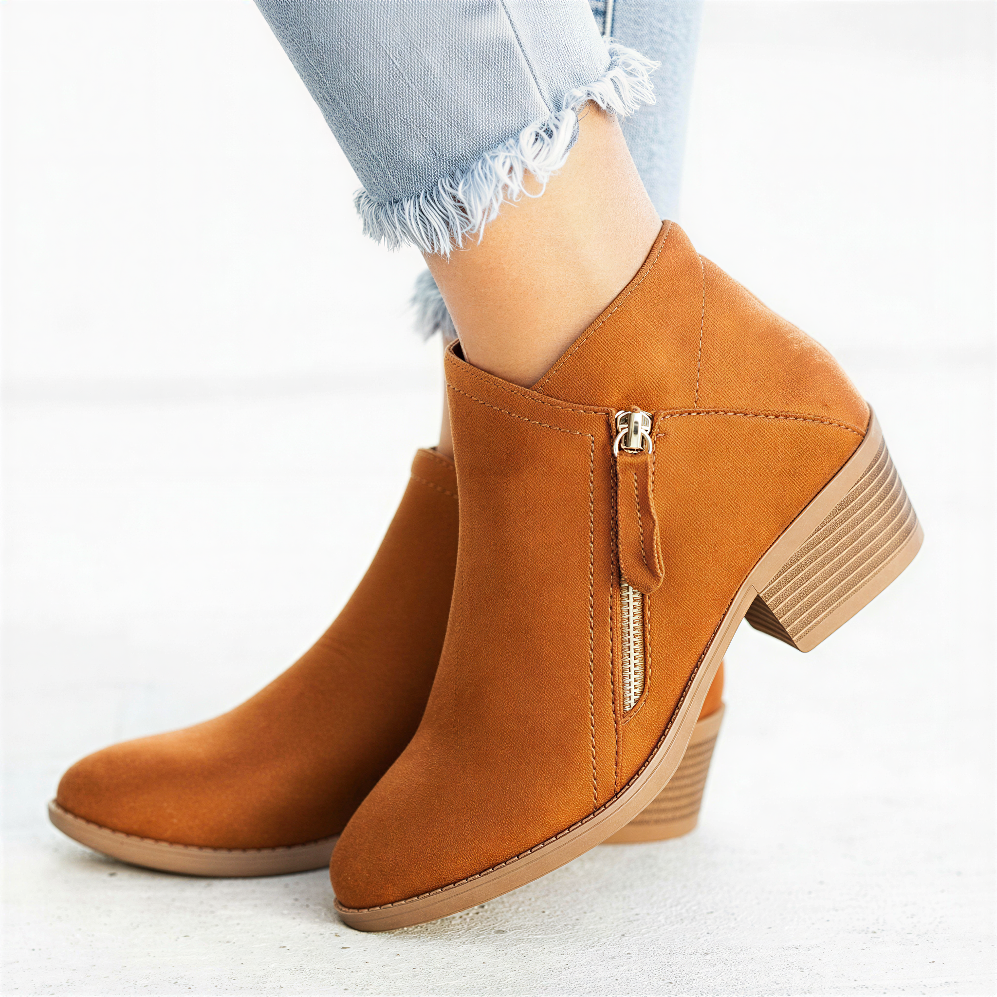 Stivaletti Katharina | Ecopelle Scamosciata con Tacco Legno | Casual Chic