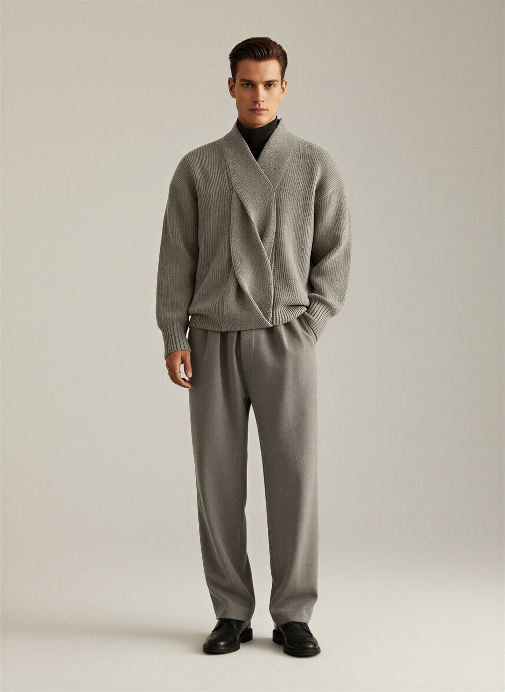 Maglione Uomo | Scollo Incrociato Contemporaneo | Autunno