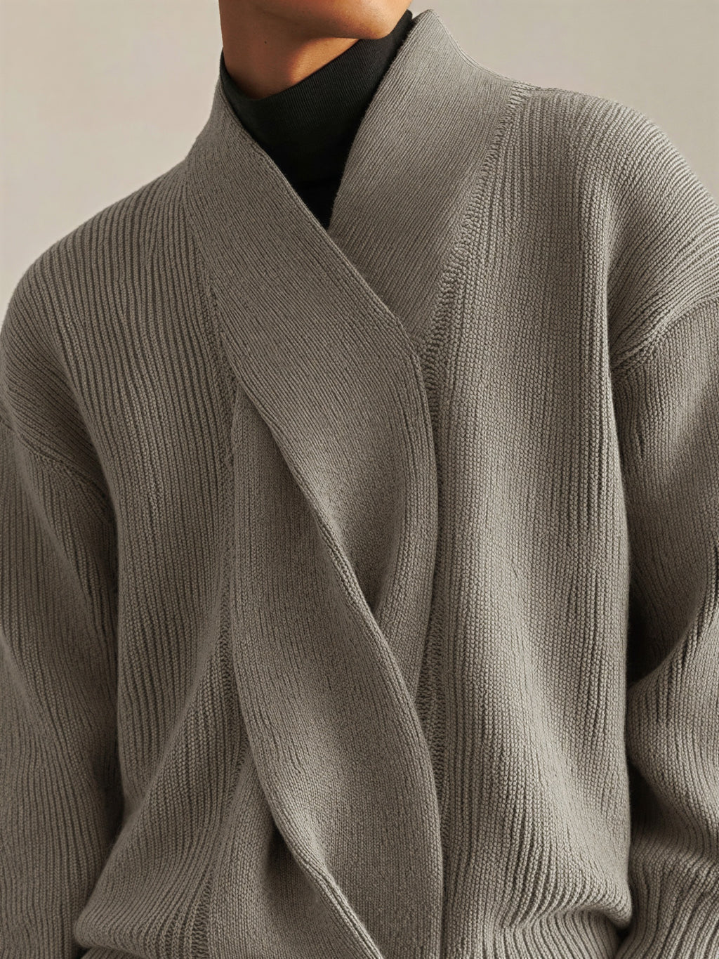 Maglione Uomo | Scollo Incrociato Contemporaneo | Autunno