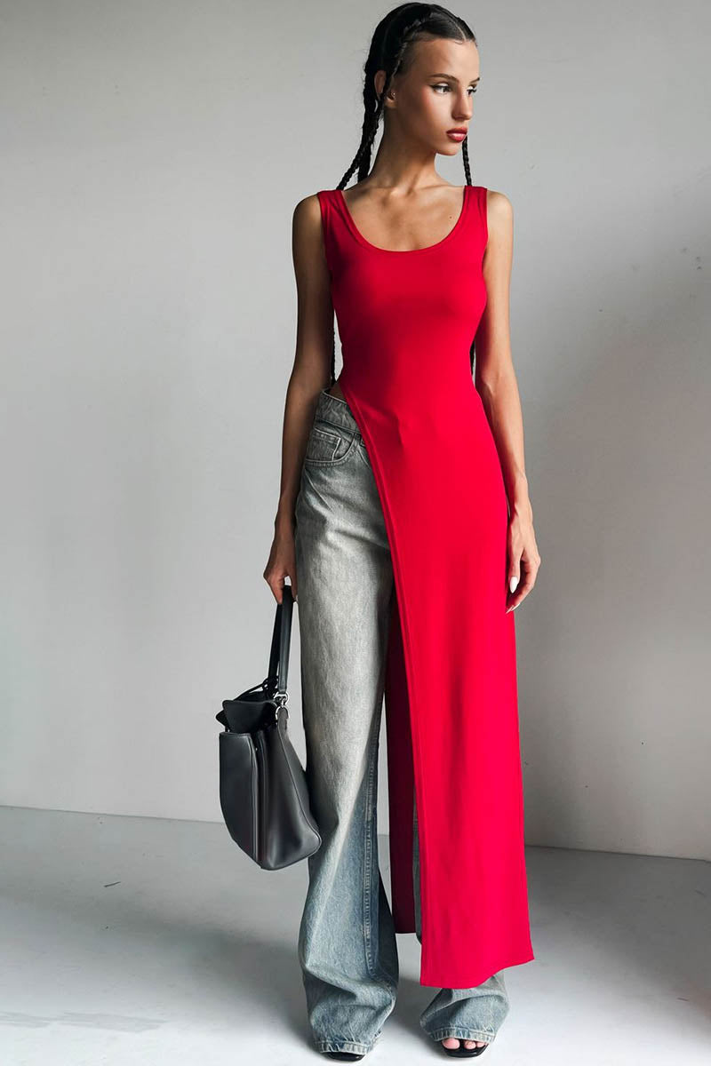 Abito/Top Minimalista con Spacco Audace