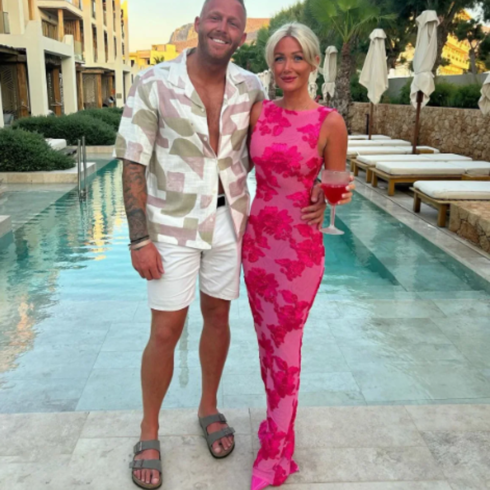 Abito Lungo con Motivo Floreale: Eleganza Senza Tempo