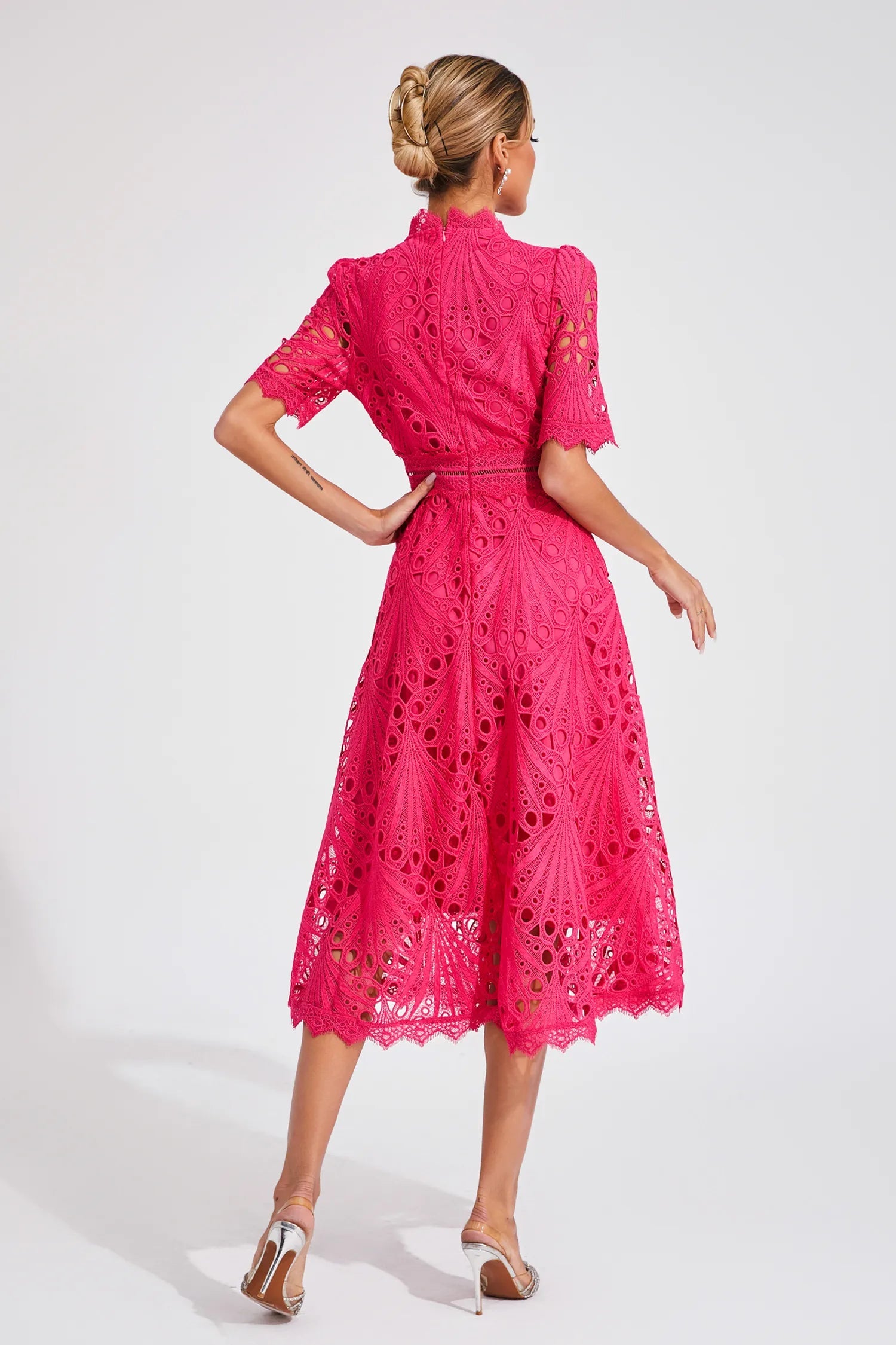 Abito Midi Donna in Pizzo – Scollo Alto, Dettaglio Cut-Out, Maniche Corte-83326-1fa51d2b-ad6e-49a6-ac5d-5c36f4fd7562