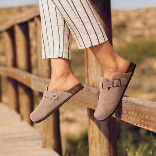 Mule Donna Scamosciate – Plantare Sughero, Design Open-Back, Cinturino Regolabile-82019-22472d16-f284-436a-a71b-a53772cb4742