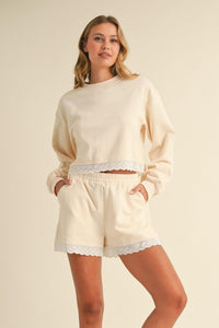 Completo Relax: Top Corto e Shorts a Vita Alta
