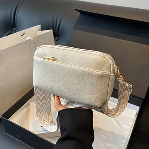 Borsa a tracolla geometrica