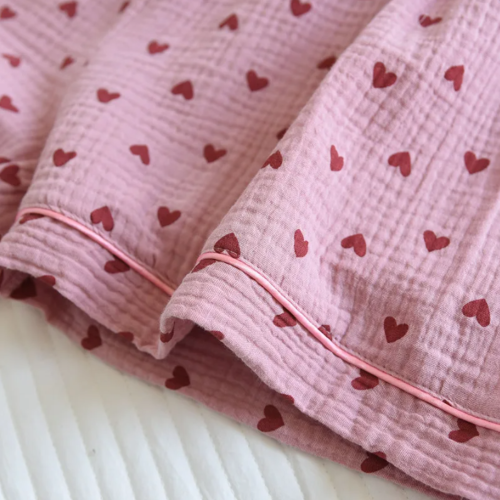 Pigiama a Righe e Cuori