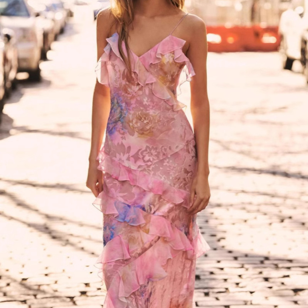 Abito Estivo Fluido – Dettagli Rouches e Spalline Sottili