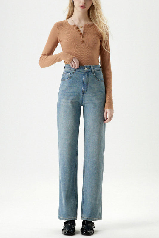 Top a Maniche Lunghe e Jeans a Vita Alta