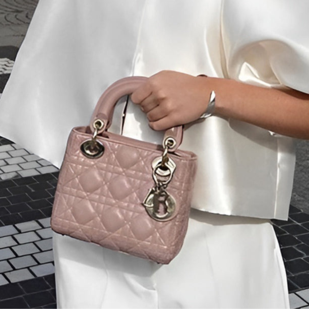 Borsa Trapuntata Chic con Dettaglio Charm
