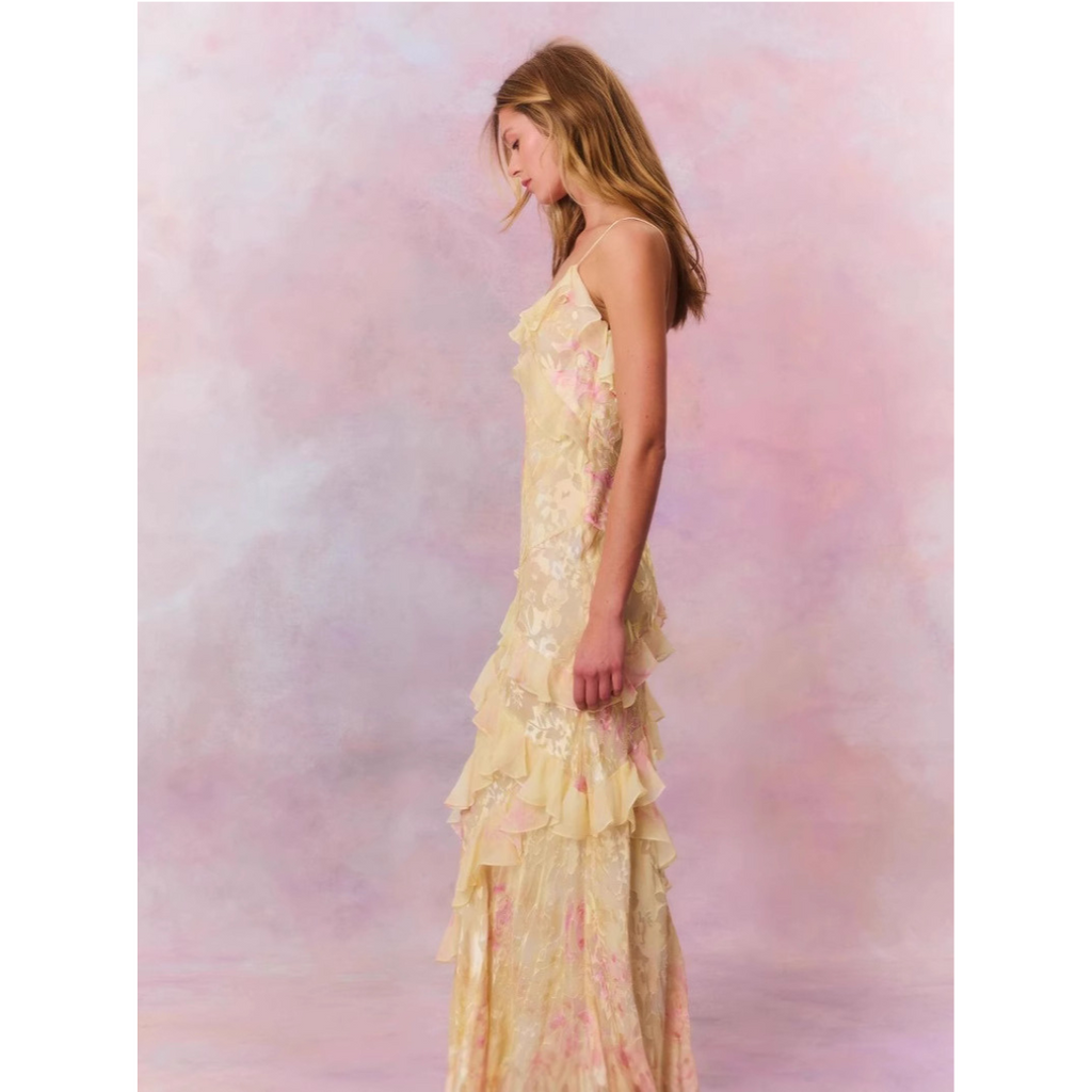 Abito Estivo Fluido – Dettagli Rouches e Spalline Sottili