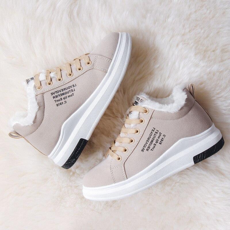 Sneakers Urban Style con Dettagli in Pelliccia