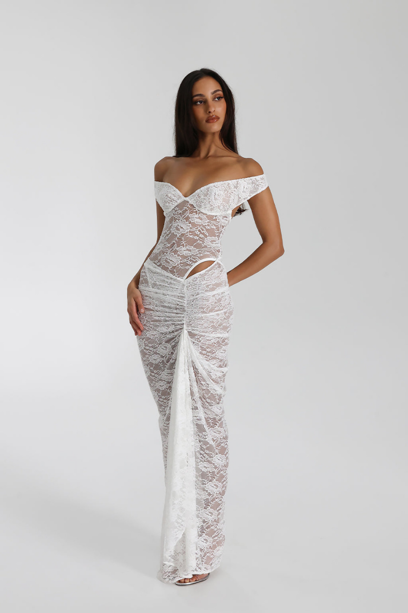Abito Elegante con Dettagli in Pizzo