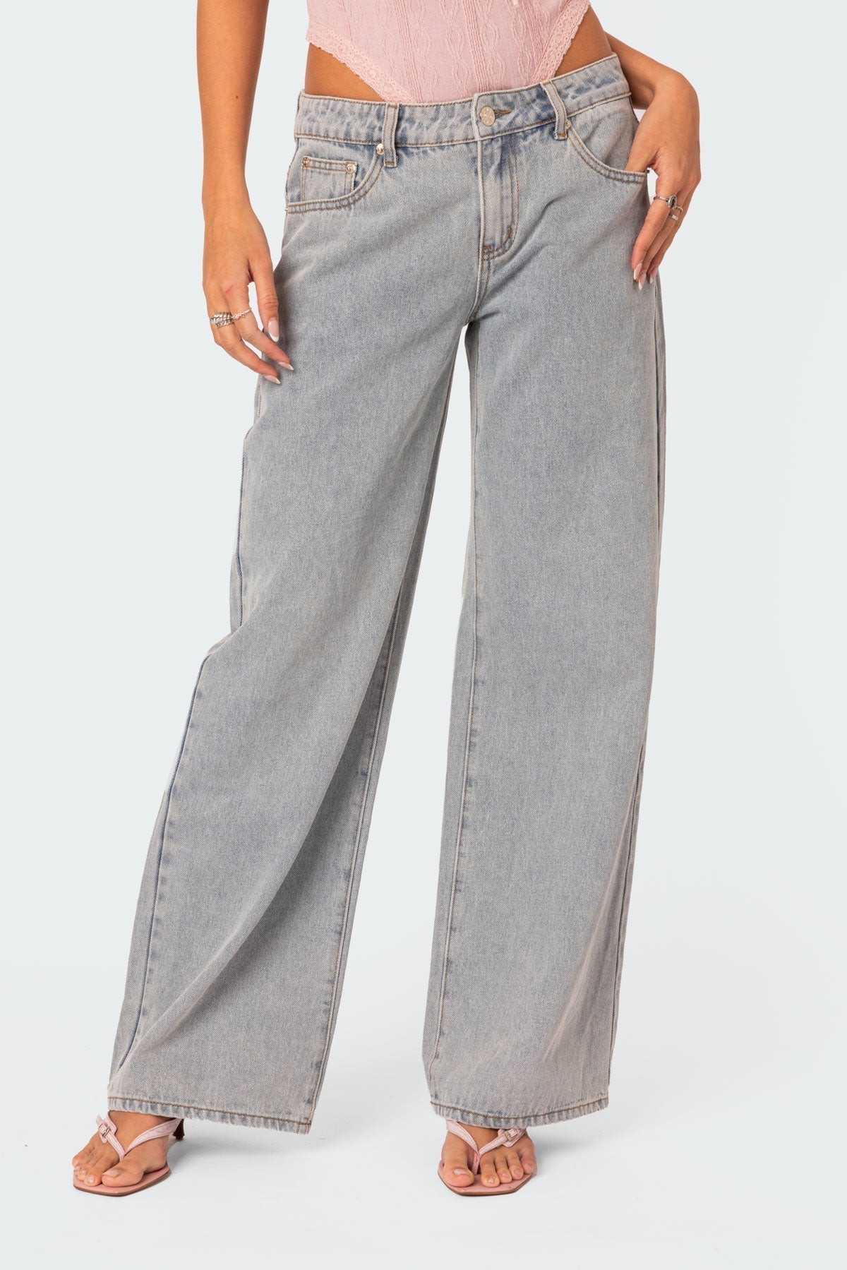 Jeans Donna Gamba Larga Lavaggio Chiaro con Fiocchi Ricamati-83512-4d9927a2-e76e-4e90-9951-53a21ca16254