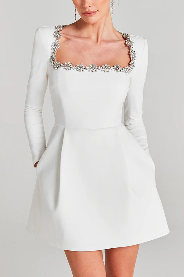 Mini Abito A-Line con Dettagli Gioiello