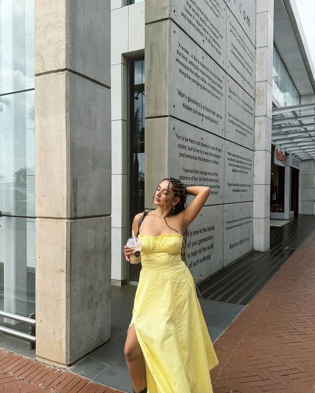 Abito A-Line con Scollo Volant