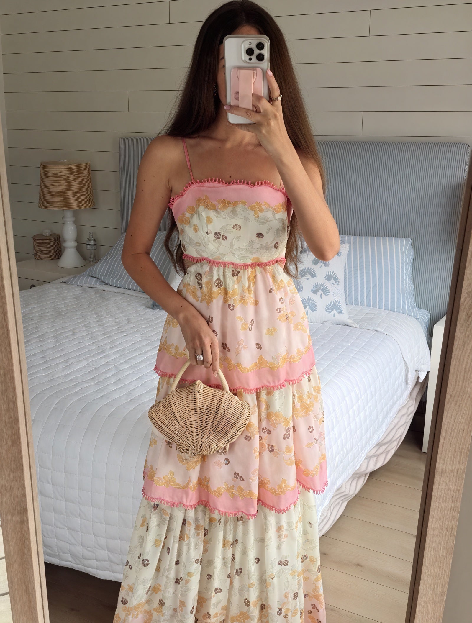 Abito Floreale a Strati con Dettagli Cut-Out