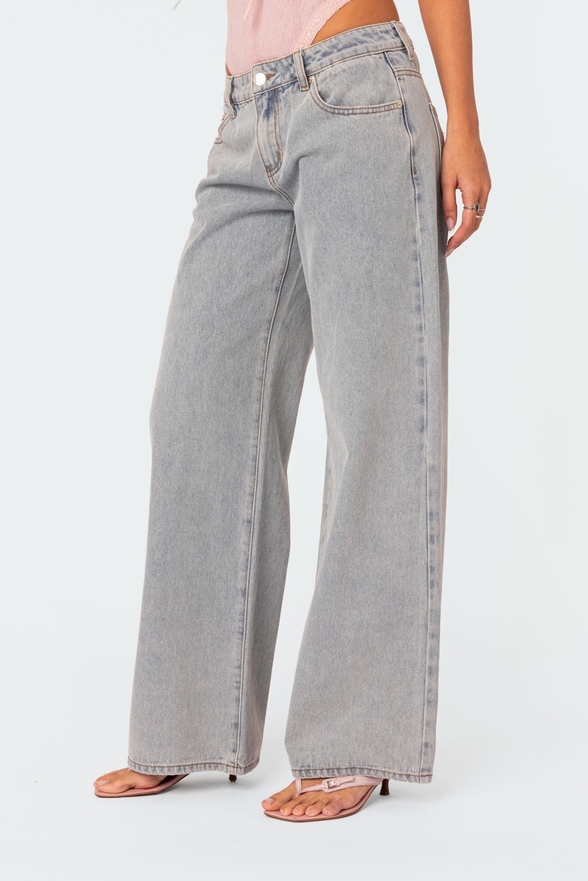 Jeans Donna Gamba Larga Lavaggio Chiaro con Fiocchi Ricamati-83512-58af66d9-17bb-4c3a-bf2b-07cbd157185f