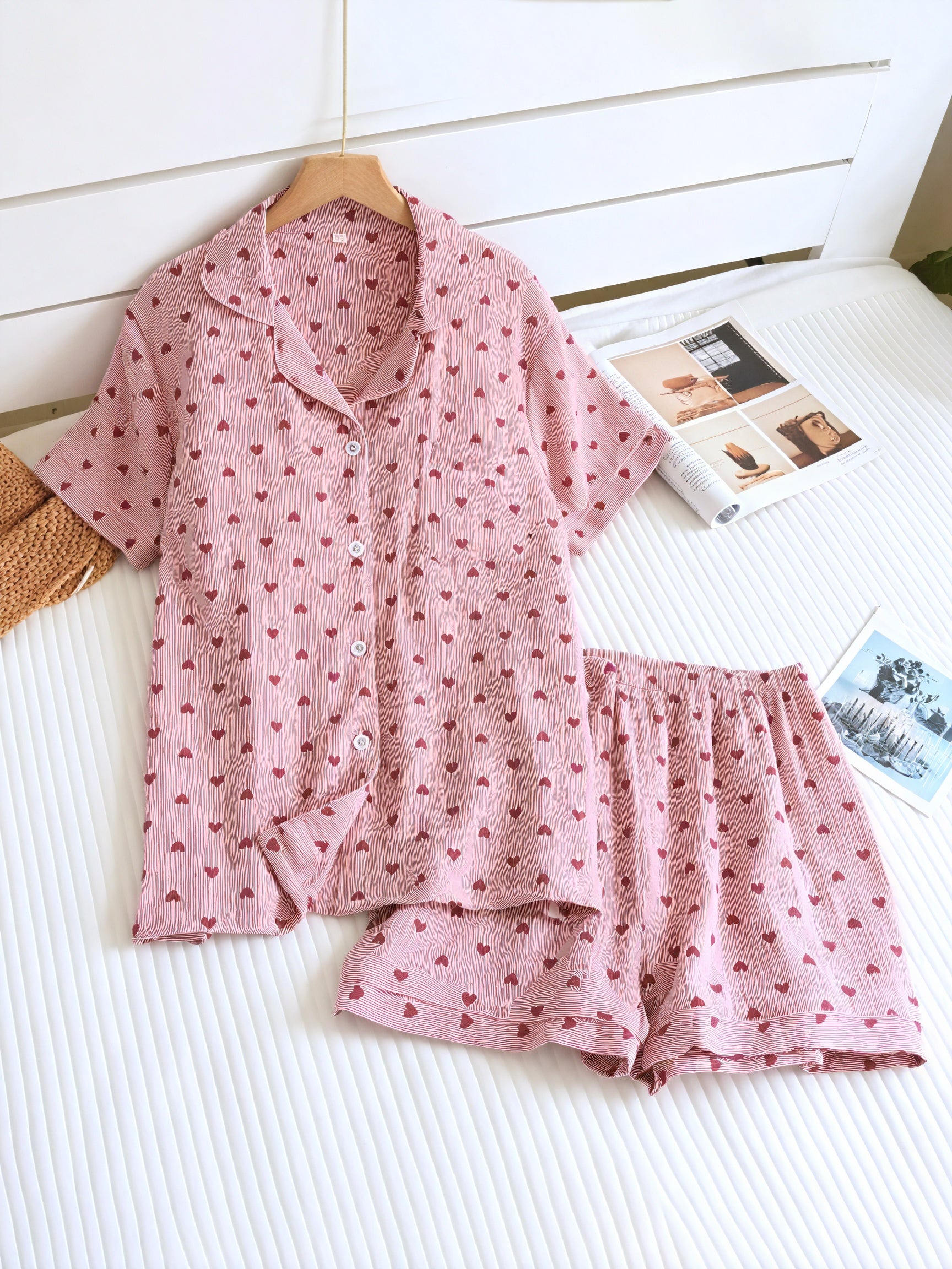 Pigiama a Righe e Cuori