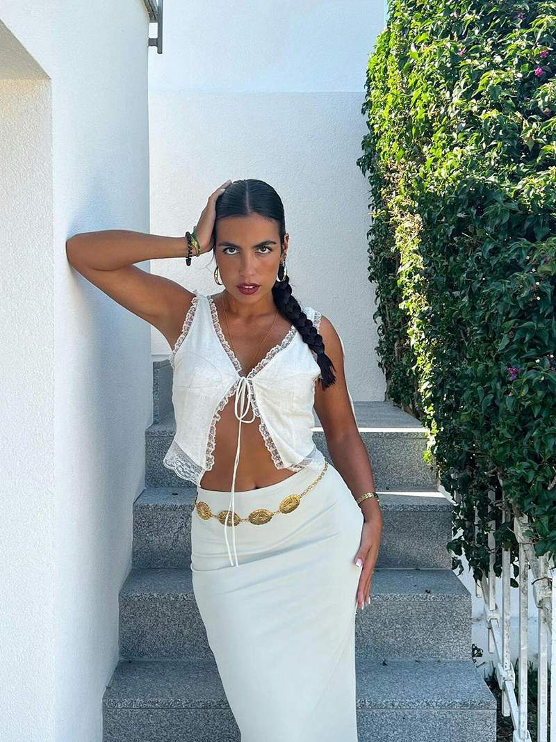 Top con Dettagli in Pizzo e Nodo