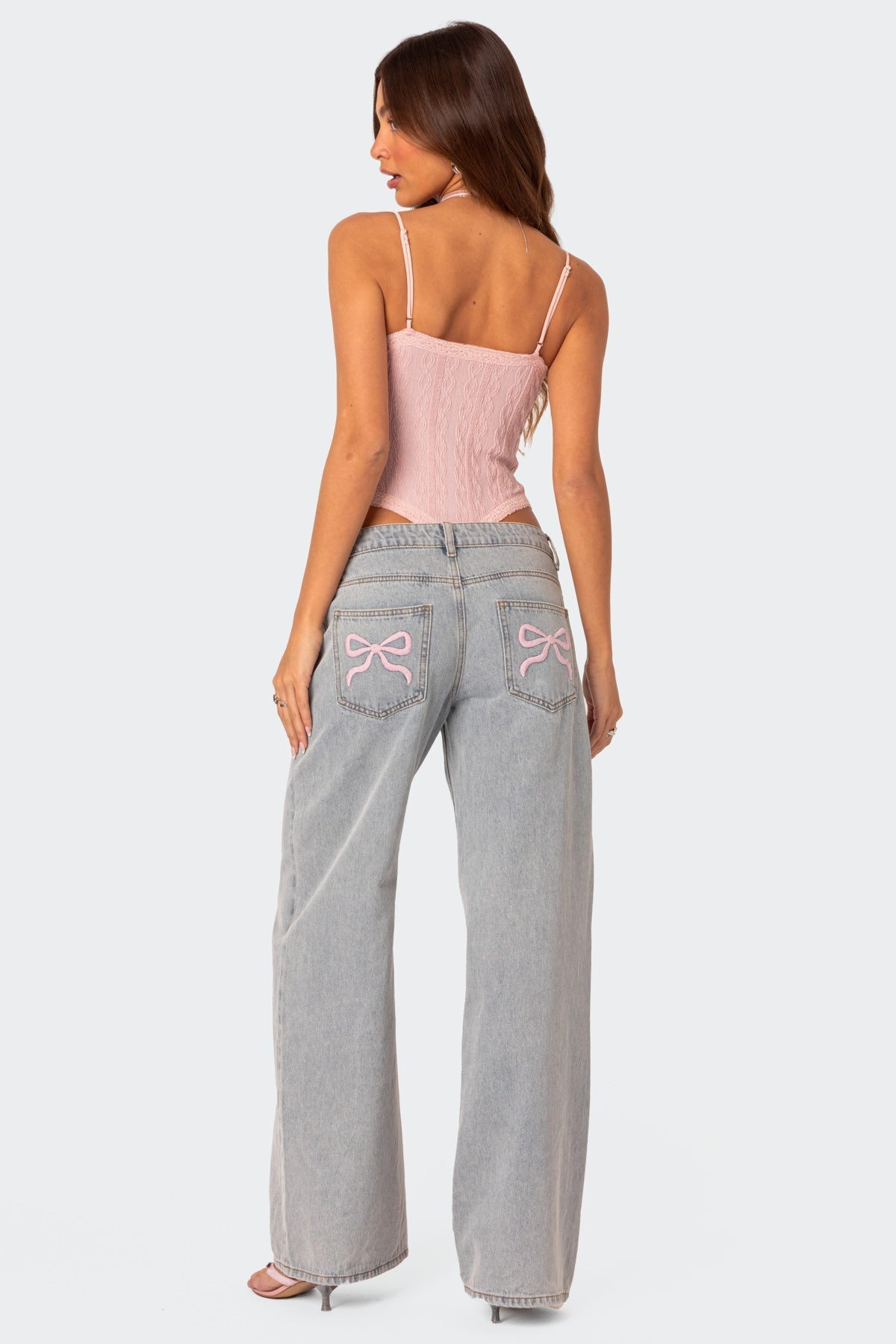 Jeans Donna Gamba Larga Lavaggio Chiaro con Fiocchi Ricamati-83512-5f59092b-bdb1-4966-ad65-8bd7ea0e5f7a