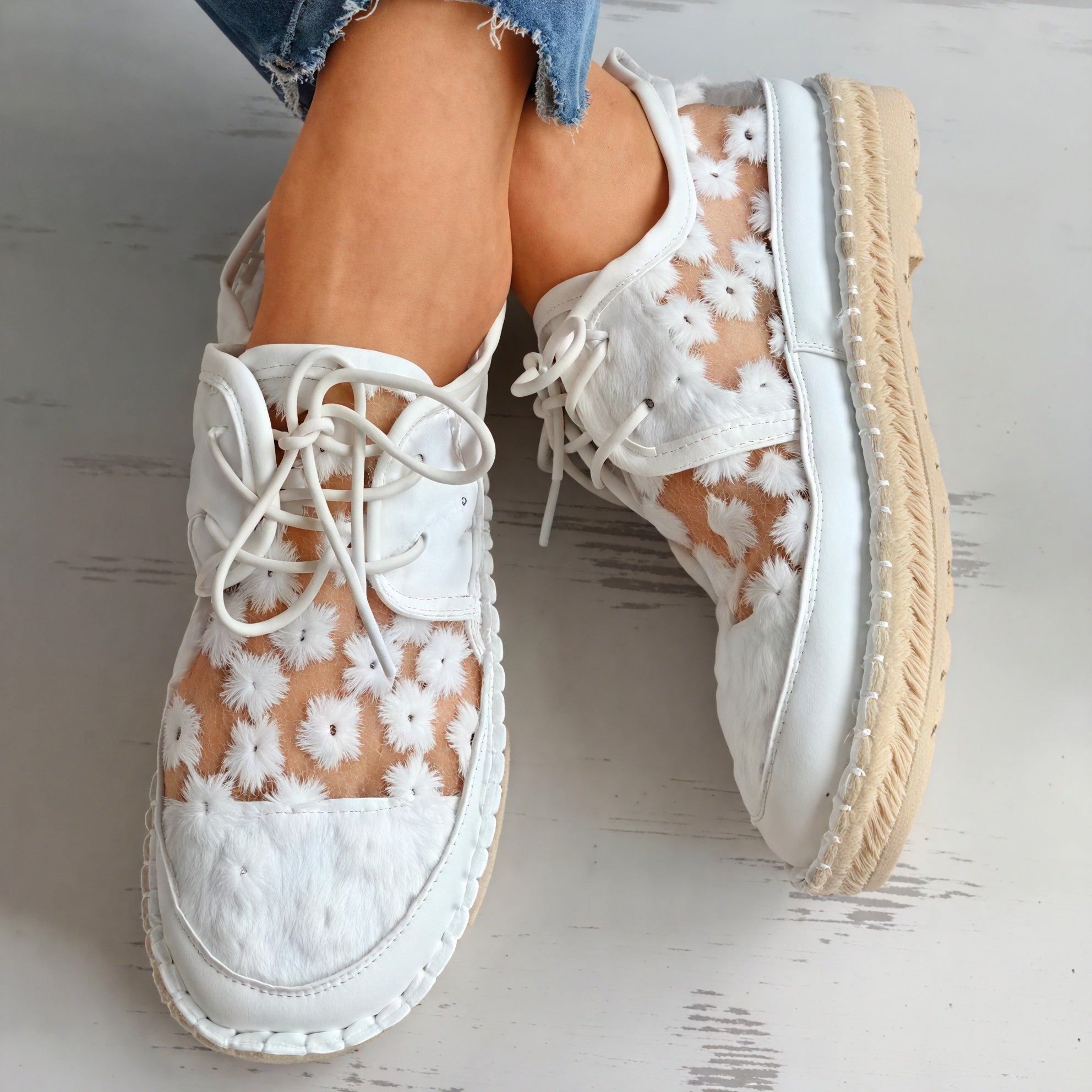 Scarpe Mesh con Ricami Floreali
