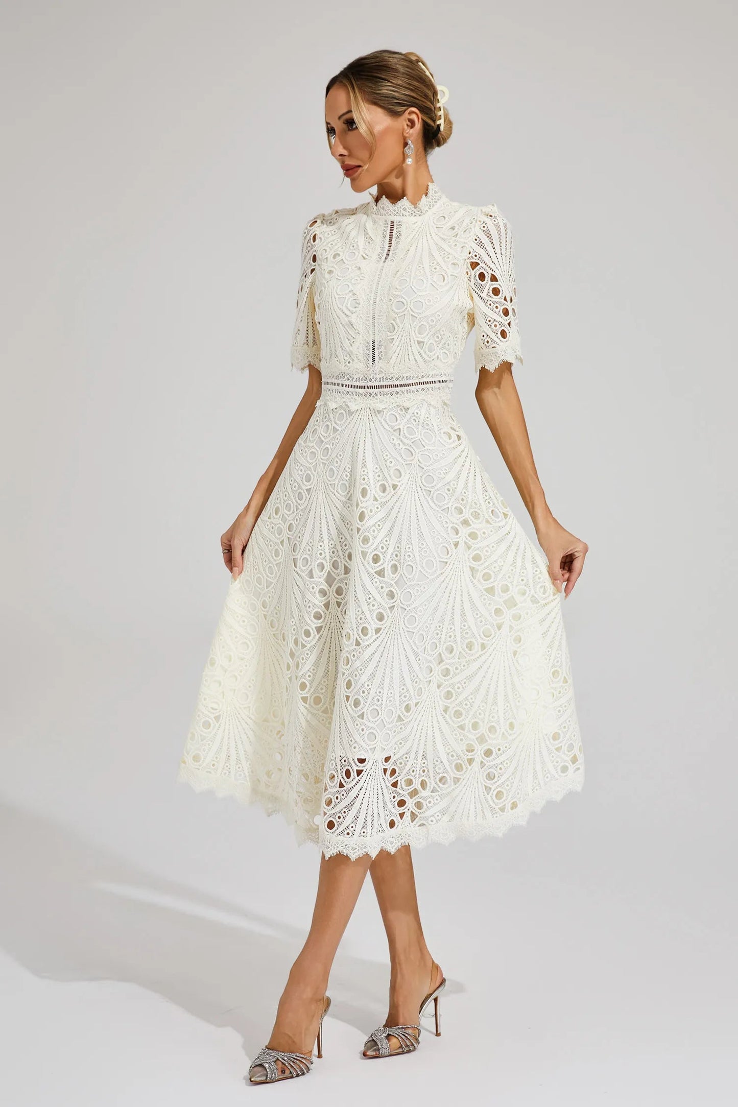 Abito Midi Donna in Pizzo – Scollo Alto, Dettaglio Cut-Out, Maniche Corte-83326-637027f3-48ea-452c-a63a-b17e8337e3f8