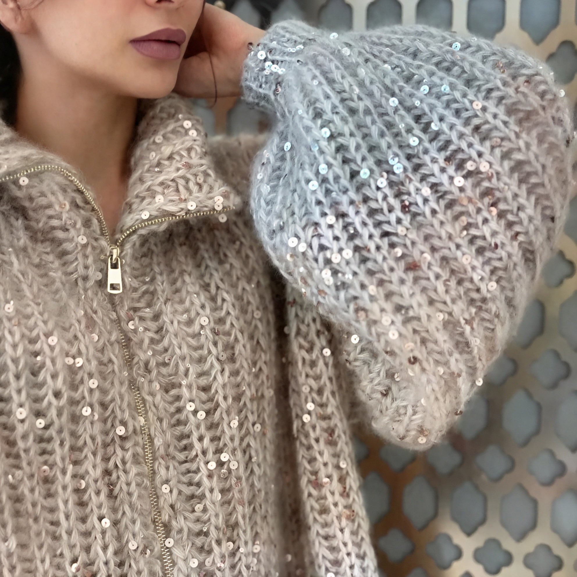 Abito Elegante con Cardigan Oversized