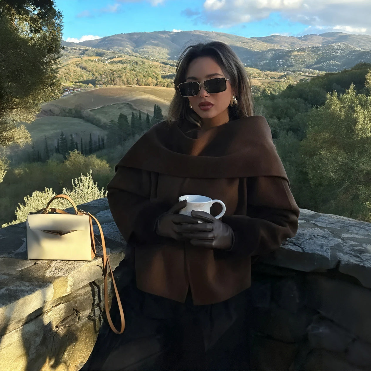 Cappotto Avvolgente: Eleganza Raffinata