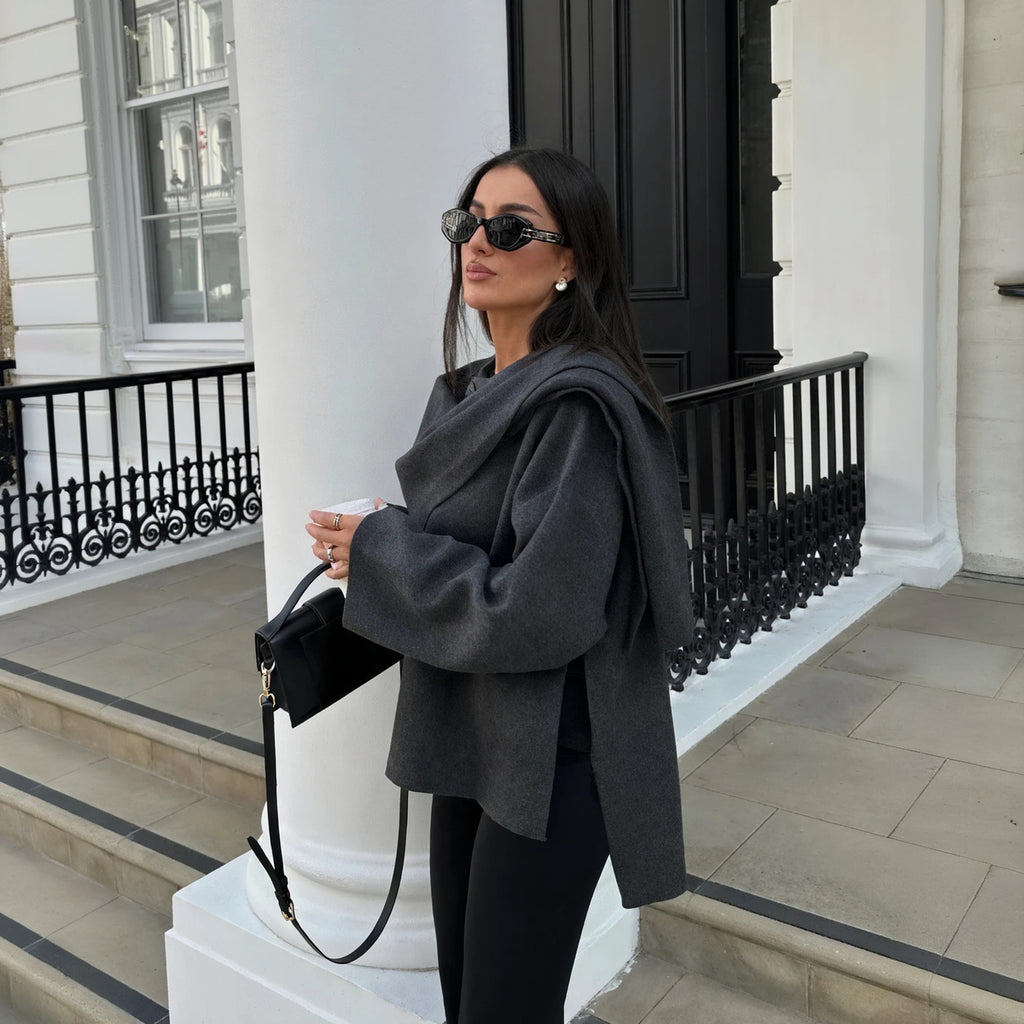 Cappotto Avvolgente: Eleganza Raffinata