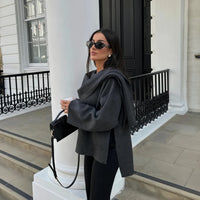 Cappotto Avvolgente: Eleganza Raffinata