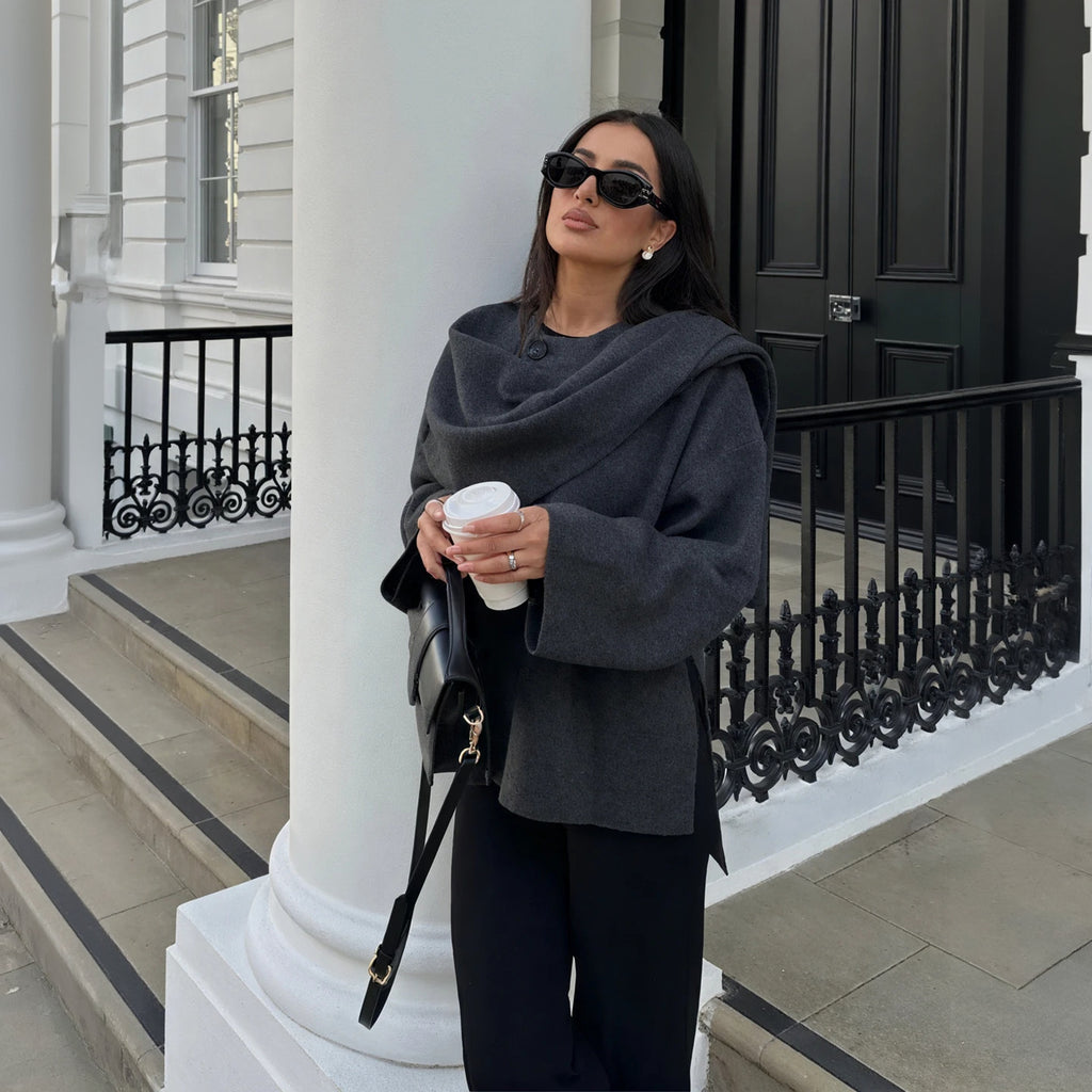 Cappotto Avvolgente: Eleganza Raffinata