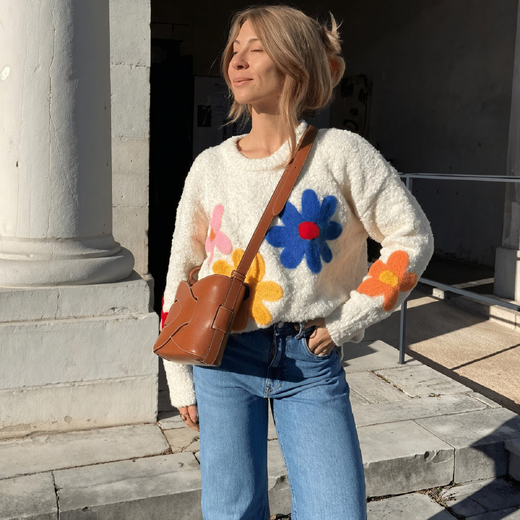Maglione Oversized con Applicazioni Floreali