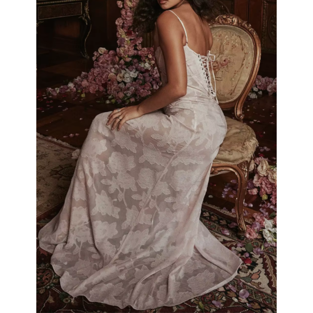 Abito Lungo: Eleganza Senza Tempo per Occasioni Speciali