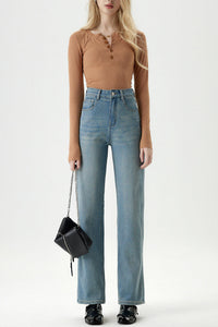Top a Maniche Lunghe e Jeans a Vita Alta