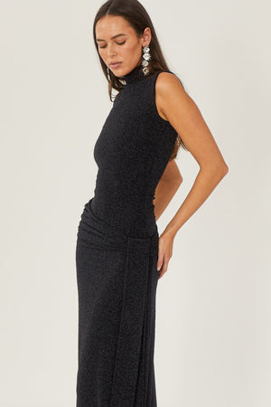 Abito Lungo Elegante con Cintura