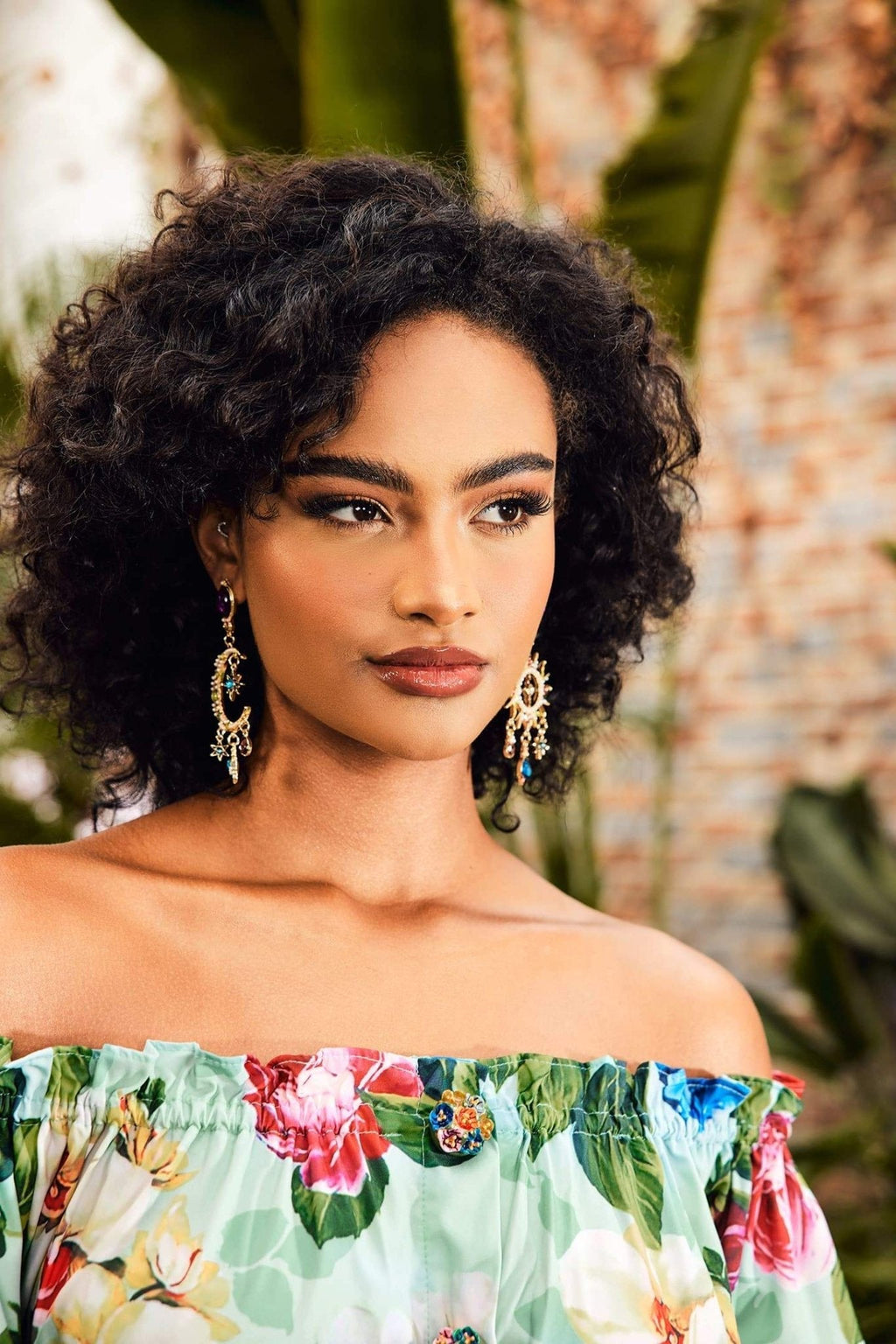 Orecchini Sole Dorato con Gemme