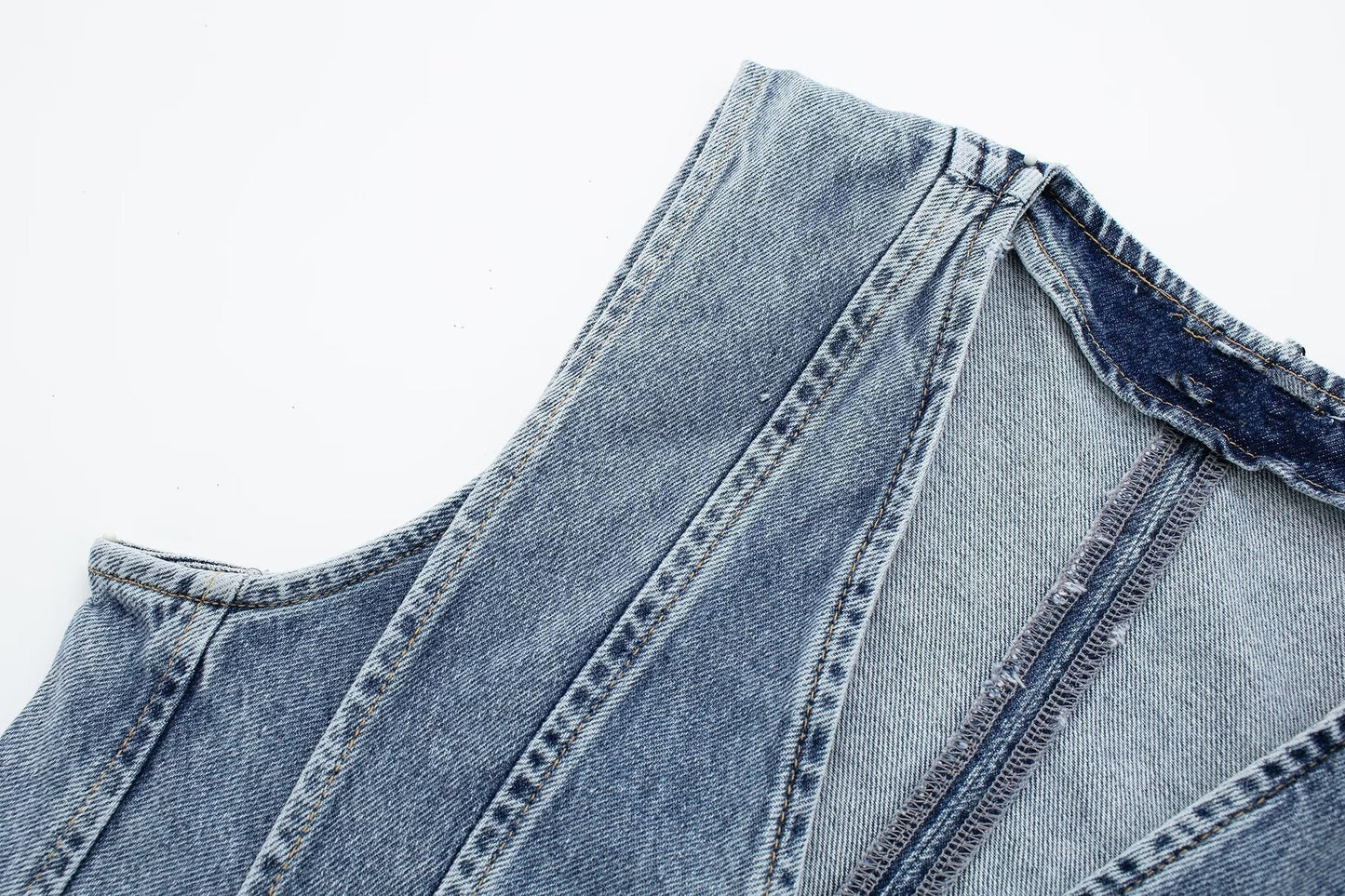 Gilet in Denim Sagomato