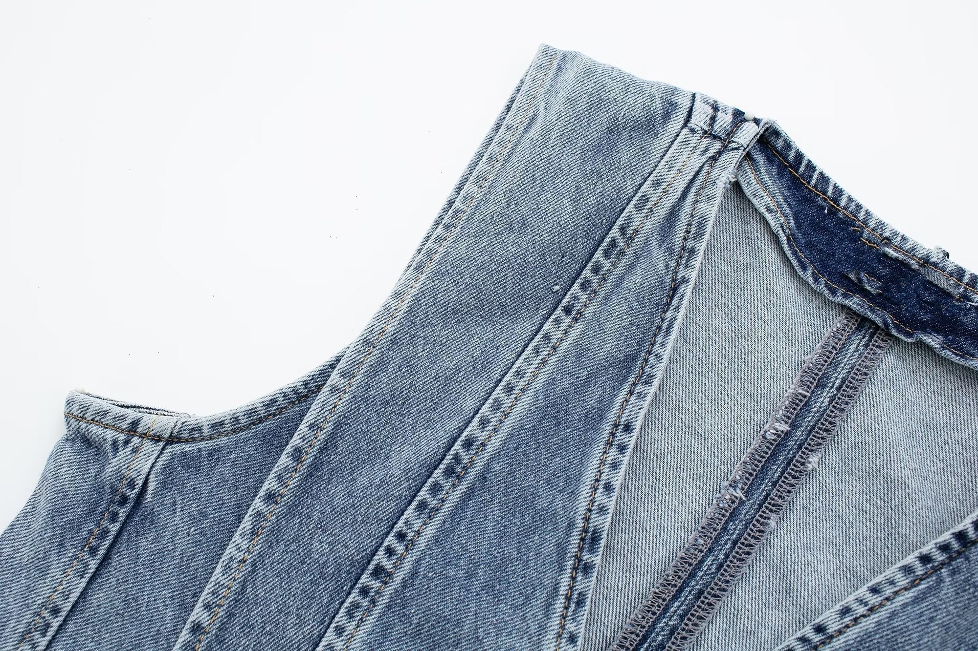 Gilet in Denim Sagomato