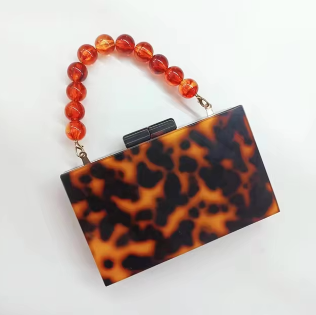 Clutch Rettangolare con Dettagli Gioiello