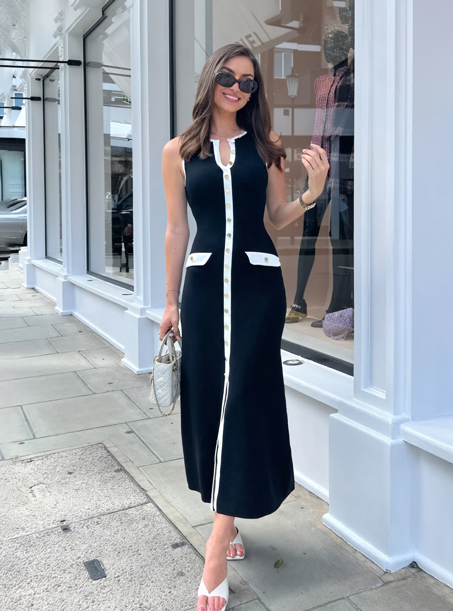 Abito Midi Scollo Rotondo con Bottoni