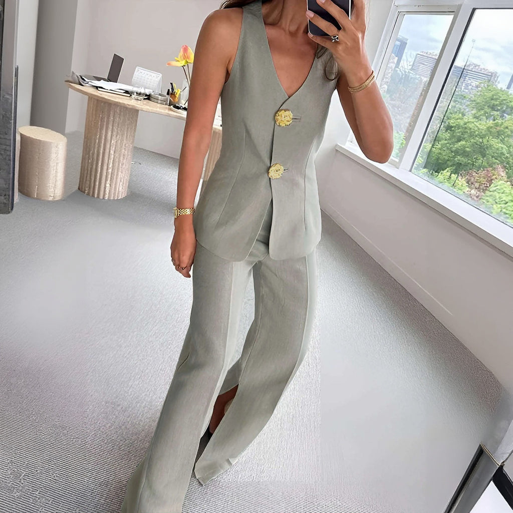 Completo Chic: Gilet Sartoriale & Pantaloni Ampi